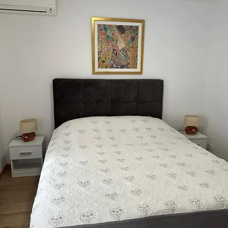 Double Tomas Apartment *